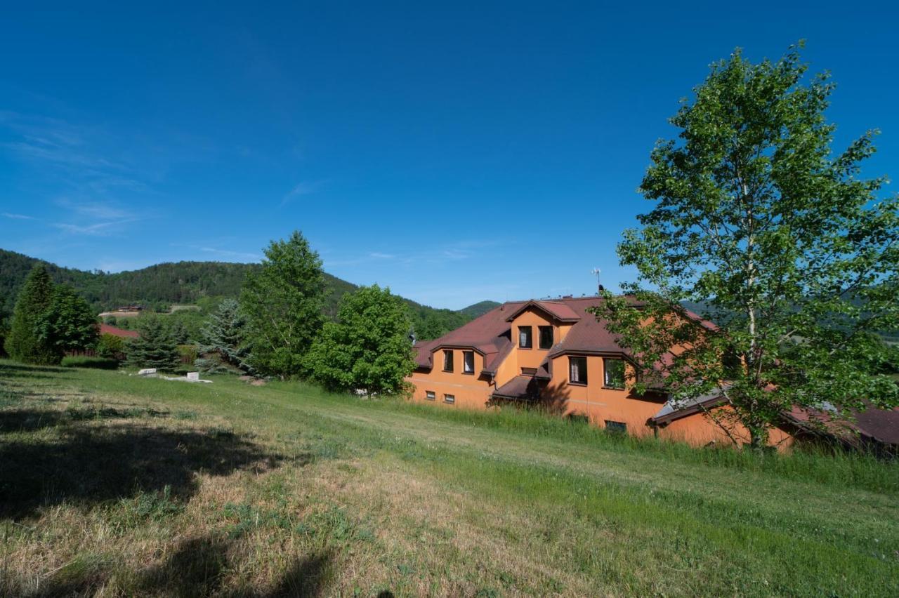 Formule Hotel Perštejn Kültér fotó
