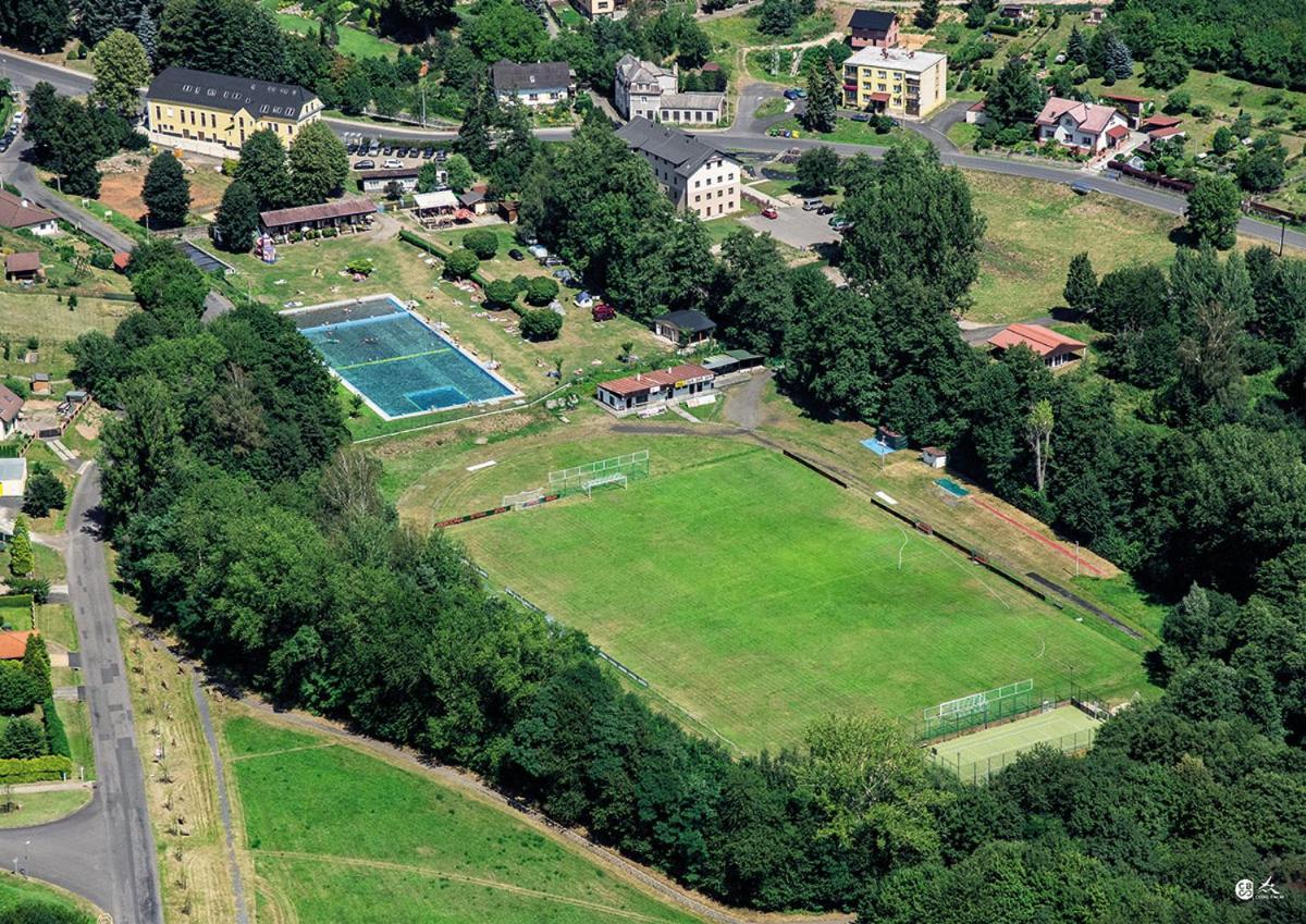 Formule Hotel Perštejn Kültér fotó