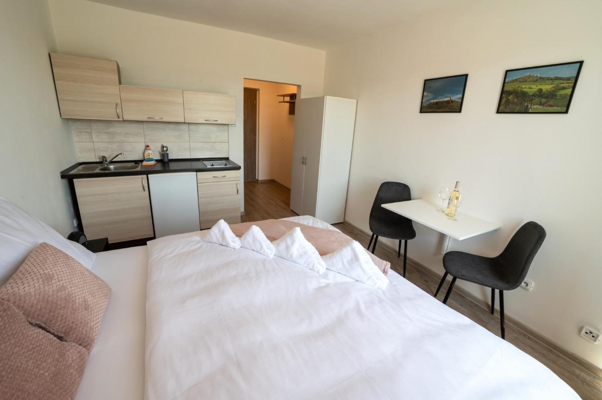 Formule Hotel Perštejn Kültér fotó