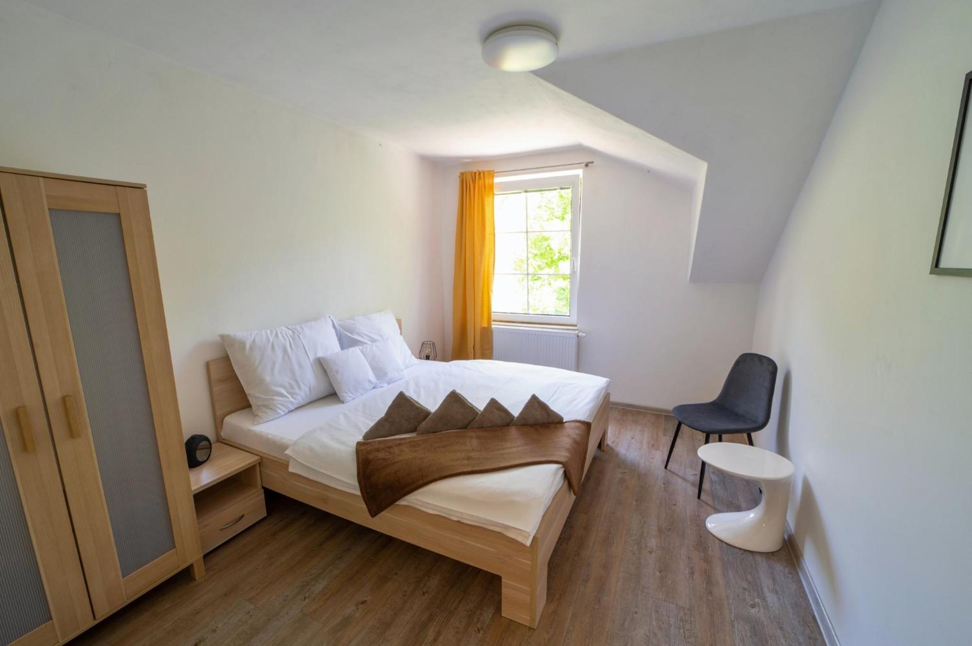 Formule Hotel Perštejn Kültér fotó
