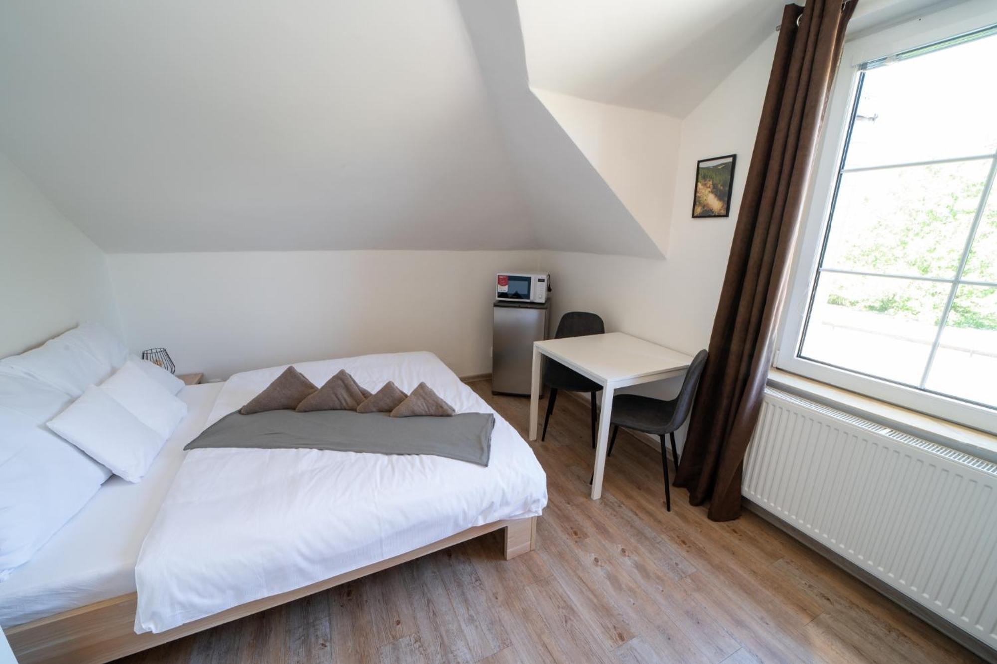 Formule Hotel Perštejn Kültér fotó